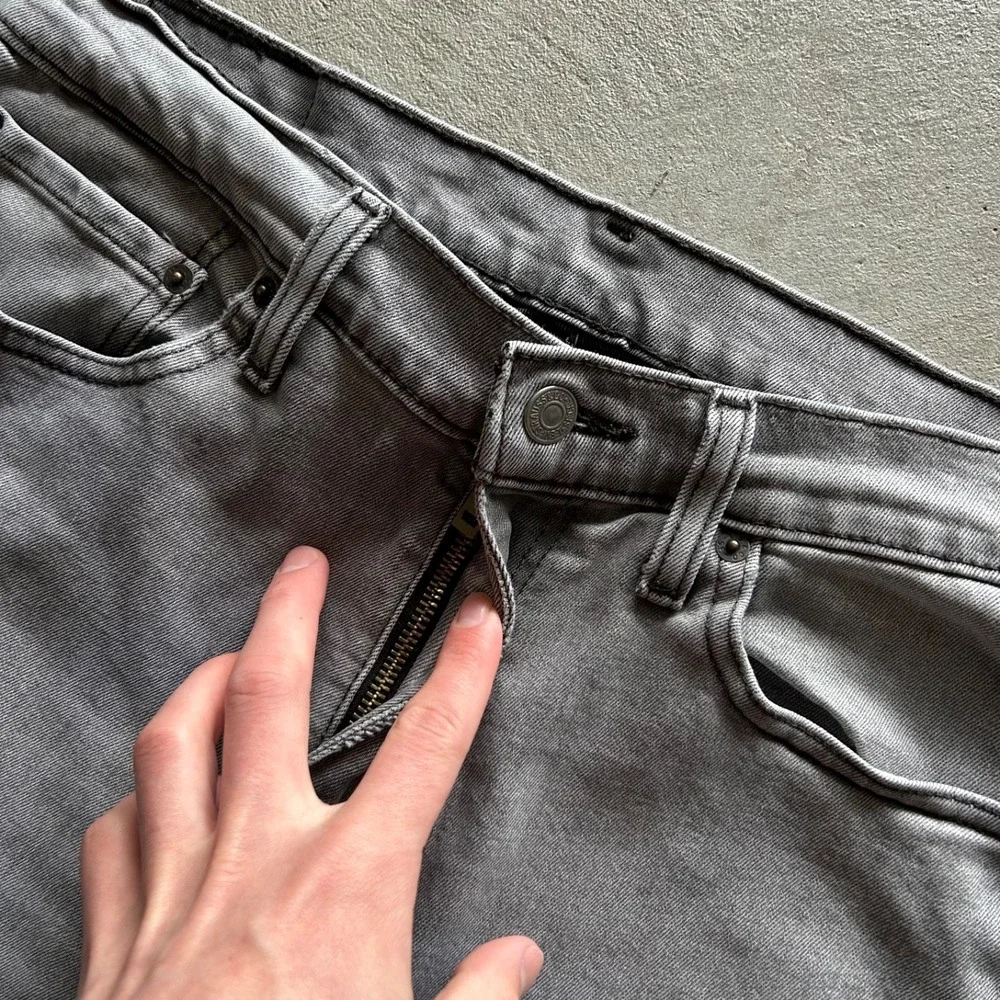 Levis 541 Jeans Size 31x32 Faded Black Gray Light Wash‎ Denim Athletic Tapered